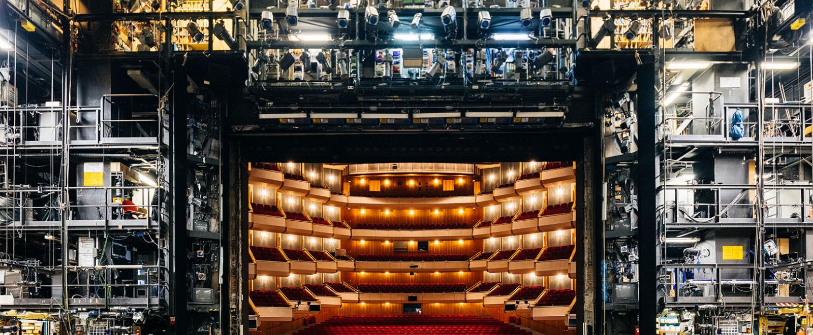 Szenische Beleuchtung für die Staatsoper Hamburg